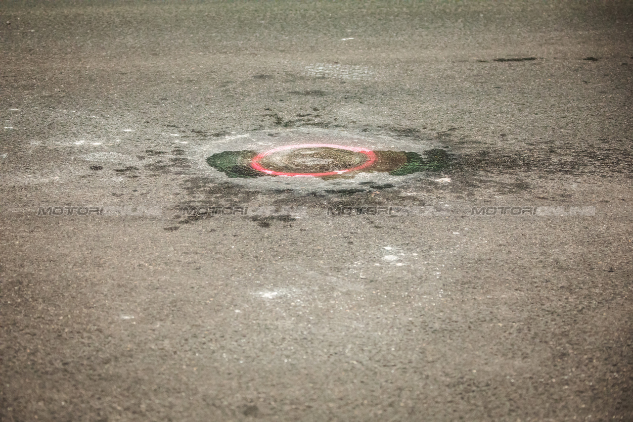 GP LAS VEGAS, A repaired manhole cover.

16.11.2023. Formula 1 World Championship, Rd 22, Las Vegas Grand Prix, Las Vegas, Nevada, USA, Practice Day.

- www.xpbimages.com, EMail: requests@xpbimages.com © Copyright: Bearne / XPB Images