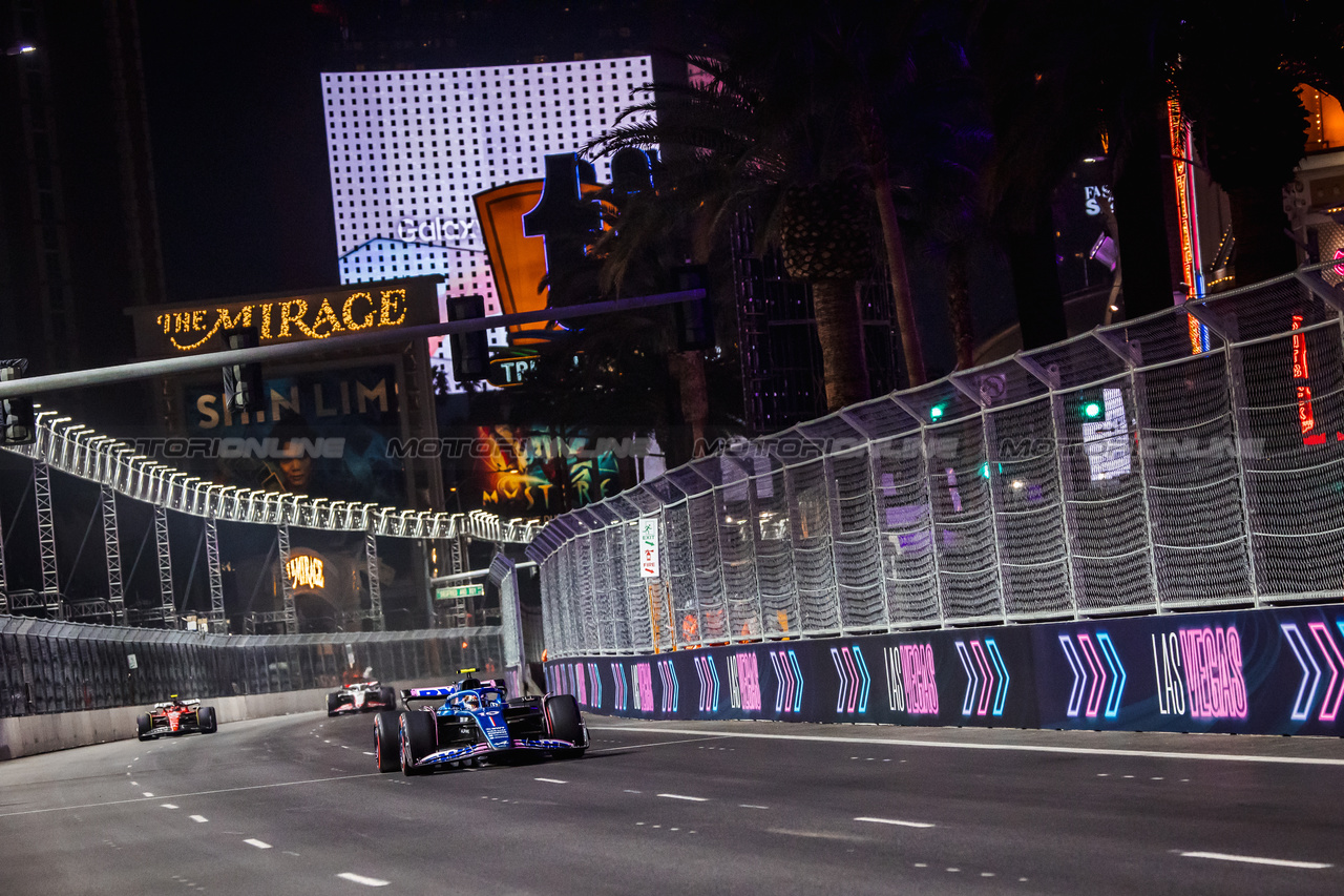 GP LAS VEGAS, Pierre Gasly (FRA) Alpine F1 Team A523.

16.11.2023. Formula 1 World Championship, Rd 22, Las Vegas Grand Prix, Las Vegas, Nevada, USA, Practice Day.

- www.xpbimages.com, EMail: requests@xpbimages.com © Copyright: Bearne / XPB Images