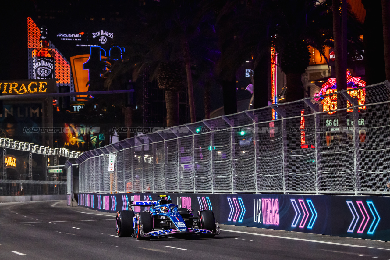 GP LAS VEGAS, Pierre Gasly (FRA) Alpine F1 Team A523.

16.11.2023. Formula 1 World Championship, Rd 22, Las Vegas Grand Prix, Las Vegas, Nevada, USA, Practice Day.

- www.xpbimages.com, EMail: requests@xpbimages.com © Copyright: Bearne / XPB Images