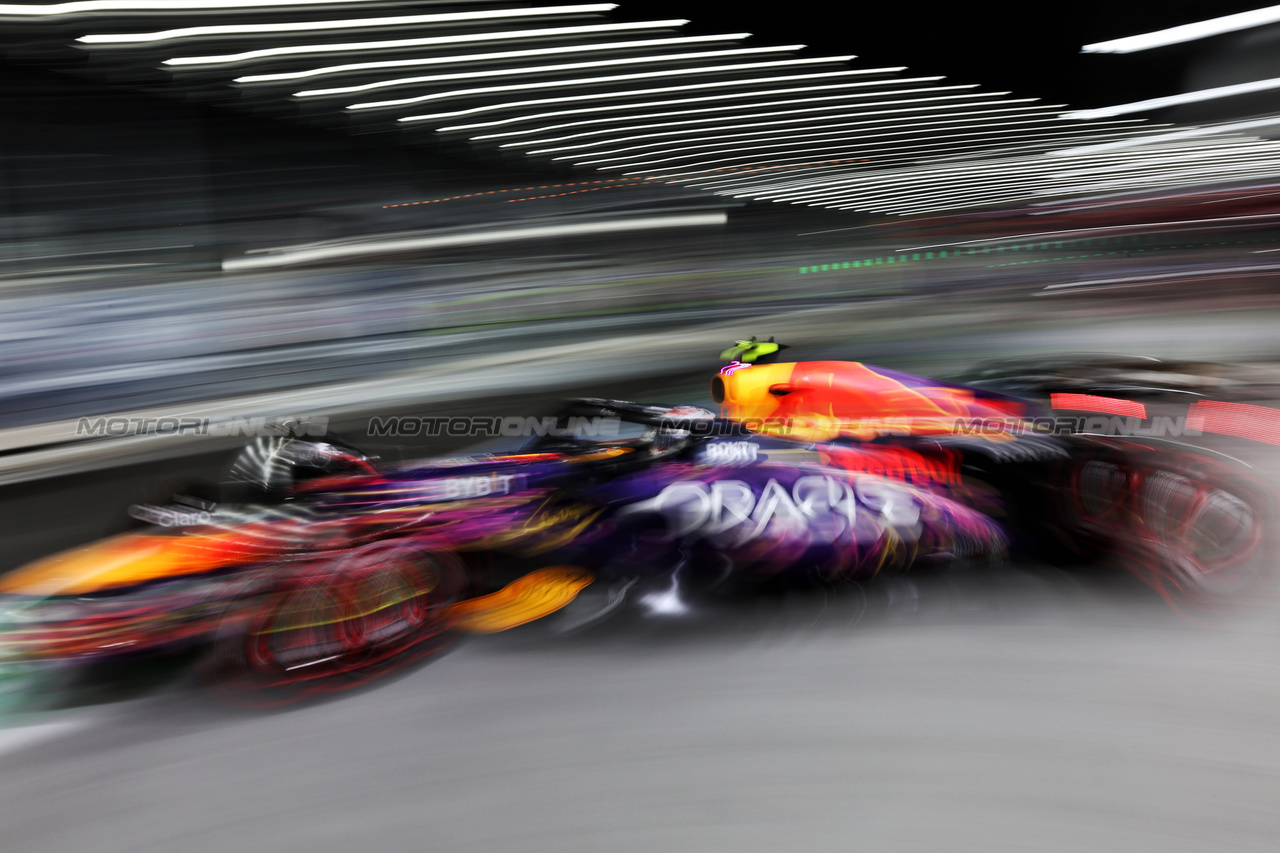 GP LAS VEGAS, Sergio Perez (MEX) Red Bull Racing RB19 leaves the pits.

16.11.2023. Formula 1 World Championship, Rd 22, Las Vegas Grand Prix, Las Vegas, Nevada, USA, Practice Day.

 - www.xpbimages.com, EMail: requests@xpbimages.com © Copyright: Staley / XPB Images