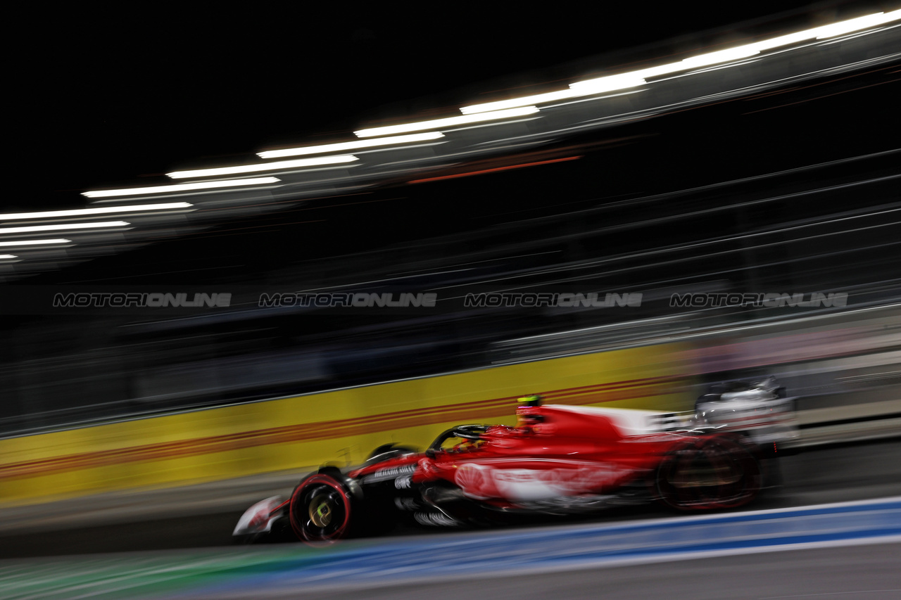 GP LAS VEGAS, Carlos Sainz Jr (ESP) Ferrari SF-23.

16.11.2023. Formula 1 World Championship, Rd 22, Las Vegas Grand Prix, Las Vegas, Nevada, USA, Practice Day.

 - www.xpbimages.com, EMail: requests@xpbimages.com © Copyright: Staley / XPB Images