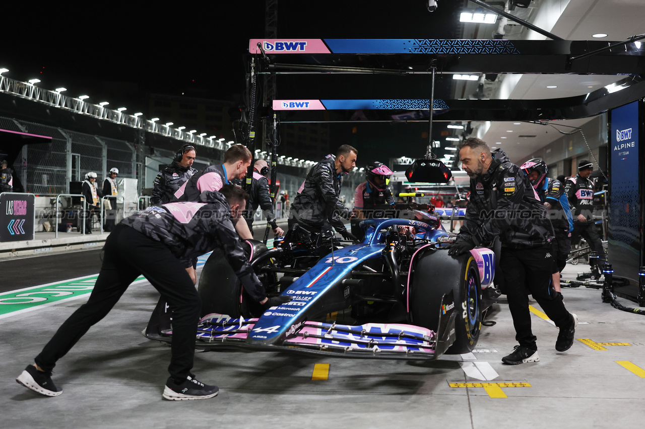 GP LAS VEGAS, Pierre Gasly (FRA) Alpine F1 Team A523.

16.11.2023. Formula 1 World Championship, Rd 22, Las Vegas Grand Prix, Las Vegas, Nevada, USA, Practice Day.

 - www.xpbimages.com, EMail: requests@xpbimages.com © Copyright: Staley / XPB Images