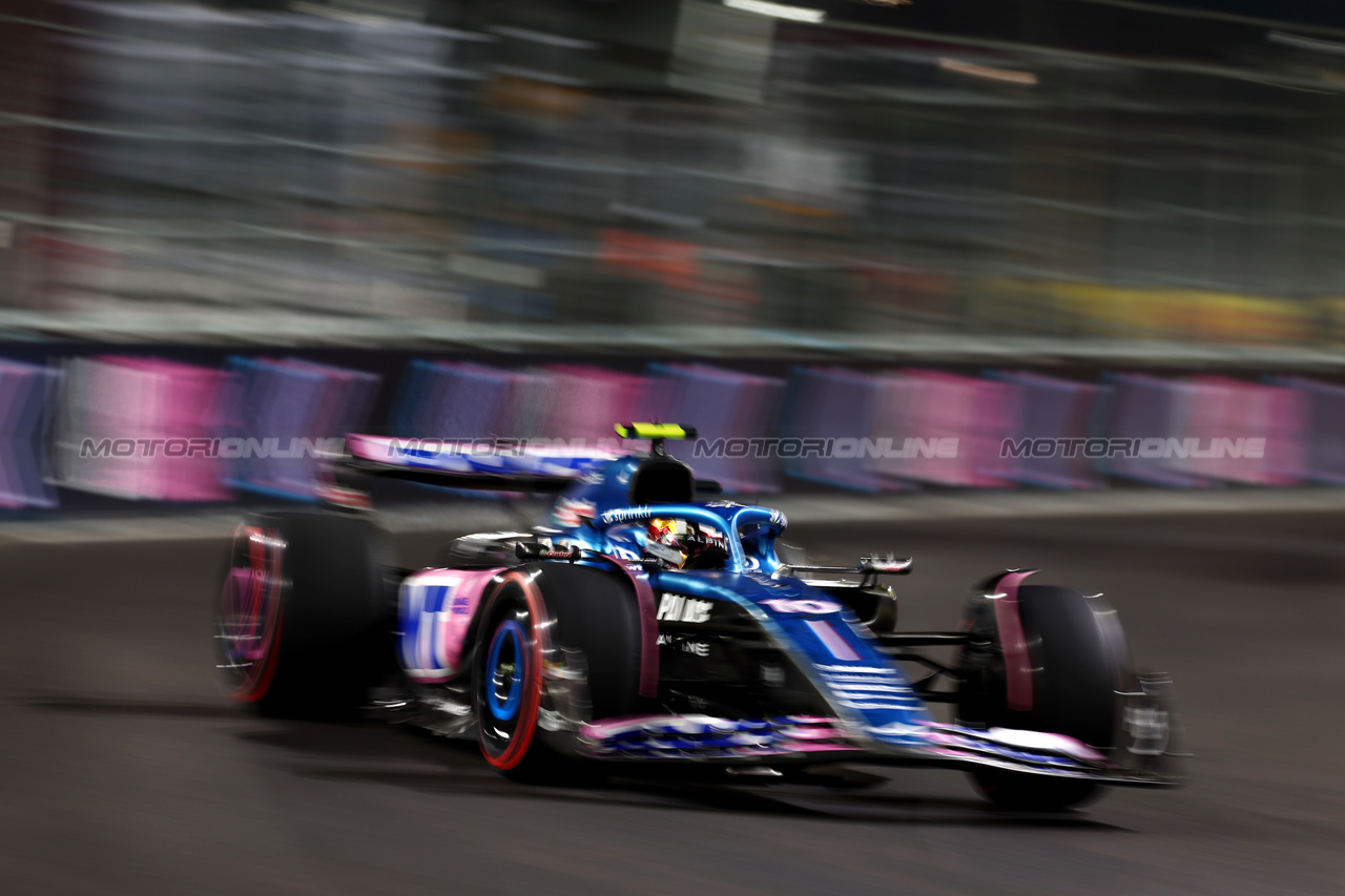 GP LAS VEGAS, Pierre Gasly (FRA) Alpine F1 Team A523.

16.11.2023. Formula 1 World Championship, Rd 22, Las Vegas Grand Prix, Las Vegas, Nevada, USA, Practice Day.

 - www.xpbimages.com, EMail: requests@xpbimages.com © Copyright: Coates / XPB Images