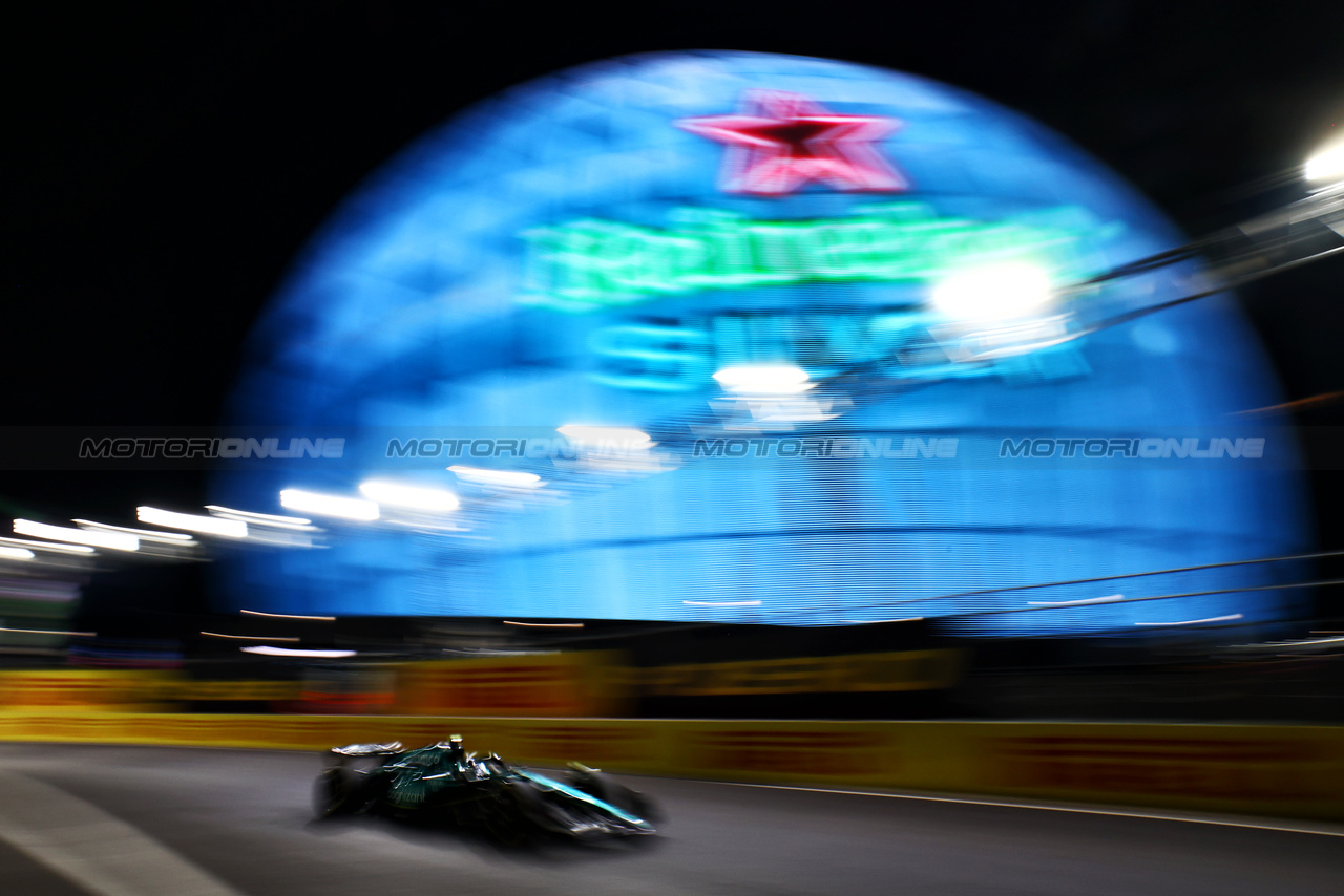 GP LAS VEGAS, Fernando Alonso (ESP) Aston Martin F1 Team AMR23.

16.11.2023. Formula 1 World Championship, Rd 22, Las Vegas Grand Prix, Las Vegas, Nevada, USA, Practice Day.

 - www.xpbimages.com, EMail: requests@xpbimages.com © Copyright: Coates / XPB Images