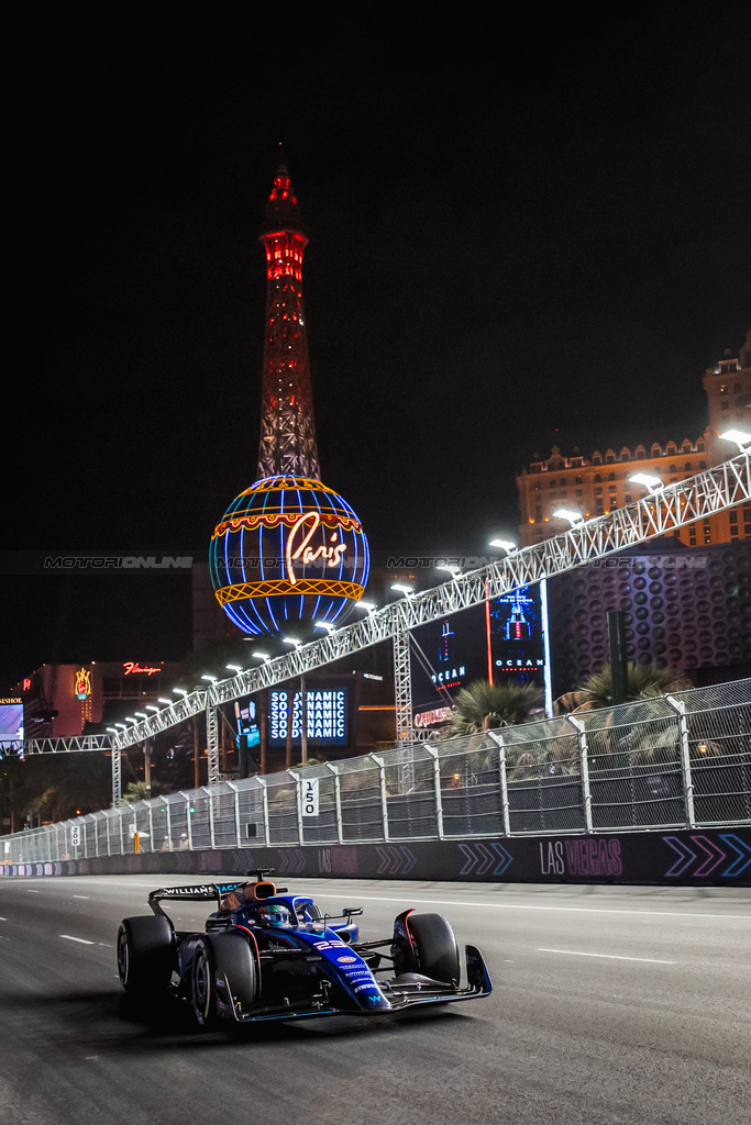 GP LAS VEGAS, Alexander Albon (THA) Williams Racing FW45.

16.11.2023. Formula 1 World Championship, Rd 22, Las Vegas Grand Prix, Las Vegas, Nevada, USA, Practice Day.

- www.xpbimages.com, EMail: requests@xpbimages.com © Copyright: Bearne / XPB Images