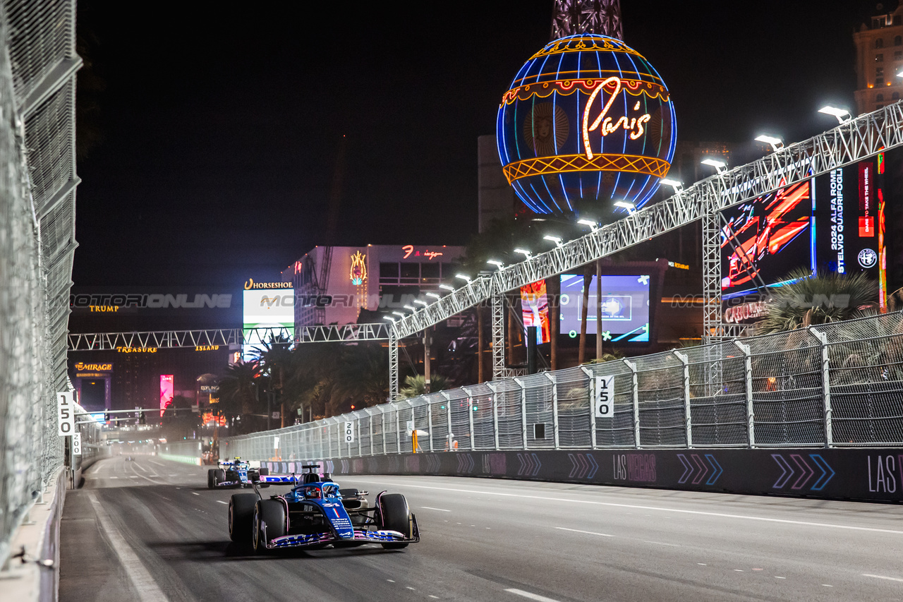 GP LAS VEGAS, Esteban Ocon (FRA) Alpine F1 Team A523.

16.11.2023. Formula 1 World Championship, Rd 22, Las Vegas Grand Prix, Las Vegas, Nevada, USA, Practice Day.

- www.xpbimages.com, EMail: requests@xpbimages.com © Copyright: Bearne / XPB Images