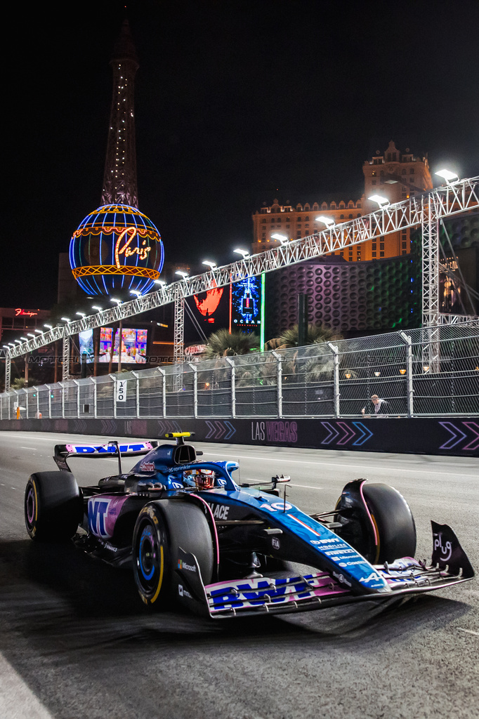GP LAS VEGAS, Pierre Gasly (FRA) Alpine F1 Team A523.

16.11.2023. Formula 1 World Championship, Rd 22, Las Vegas Grand Prix, Las Vegas, Nevada, USA, Practice Day.

- www.xpbimages.com, EMail: requests@xpbimages.com © Copyright: Bearne / XPB Images