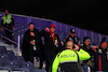 GP LAS VEGAS, Fans show their displeasure as Police eject them from the grandstands fefore the partenza of FP2.
16.11.2023. Formula 1 World Championship, Rd 22, Las Vegas Grand Prix, Las Vegas, Nevada, USA, Practice Day.
 - www.xpbimages.com, EMail: requests@xpbimages.com © Copyright: Coates / XPB Images
