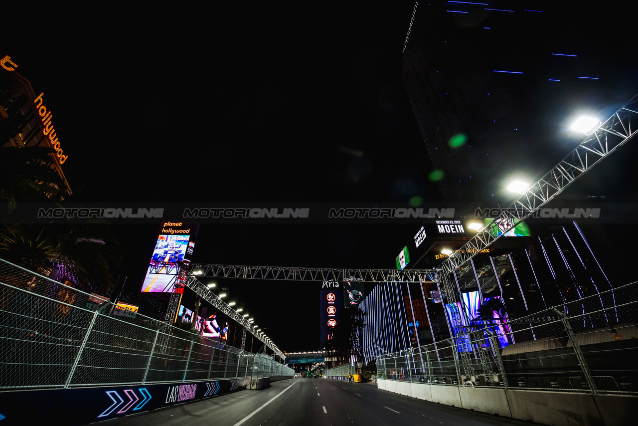 GP LAS VEGAS, Circuit Atmosfera - track detail.

14.11.2023. Formula 1 World Championship, Rd 22, Las Vegas Grand Prix, Las Vegas, Nevada, USA, Preparation Day.

- www.xpbimages.com, EMail: requests@xpbimages.com © Copyright: Bearne / XPB Images