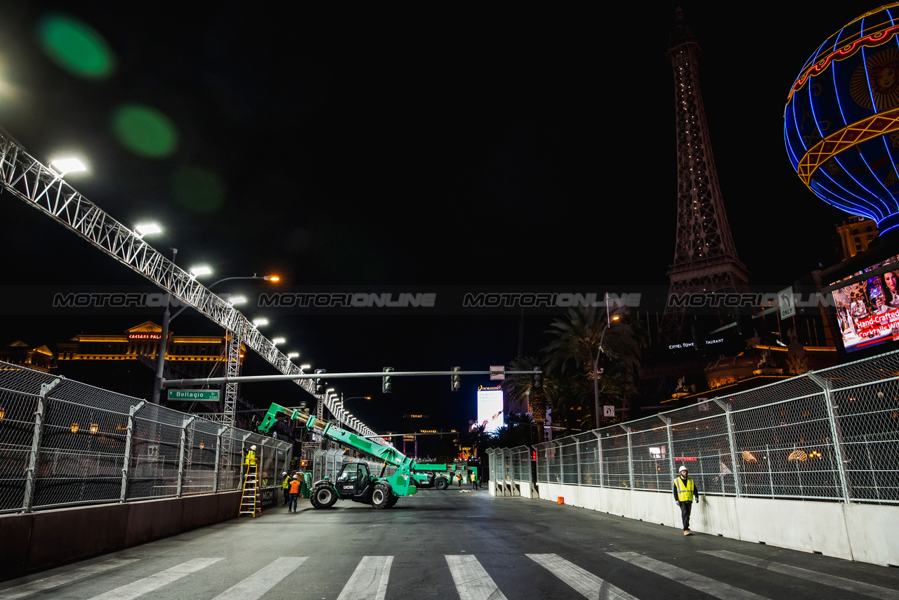 GP LAS VEGAS, Circuit Atmosfera - track detail.

14.11.2023. Formula 1 World Championship, Rd 22, Las Vegas Grand Prix, Las Vegas, Nevada, USA, Preparation Day.

- www.xpbimages.com, EMail: requests@xpbimages.com © Copyright: Bearne / XPB Images