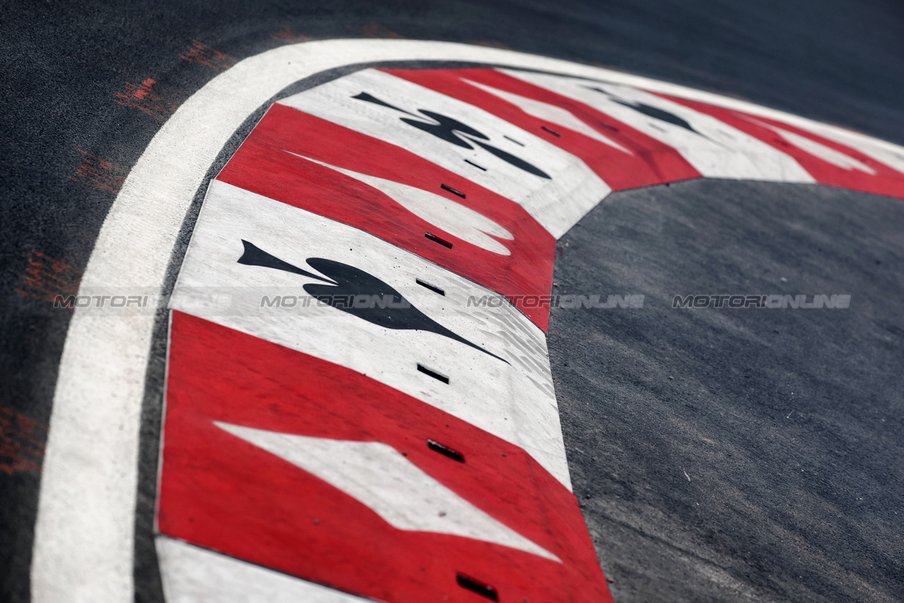 GP LAS VEGAS, Circuit Atmosfera - kerb detail.

15.11.2023. Formula 1 World Championship, Rd 22, Las Vegas Grand Prix, Las Vegas, Nevada, USA, Preparation Day.

- www.xpbimages.com, EMail: requests@xpbimages.com © Copyright: Moy / XPB Images