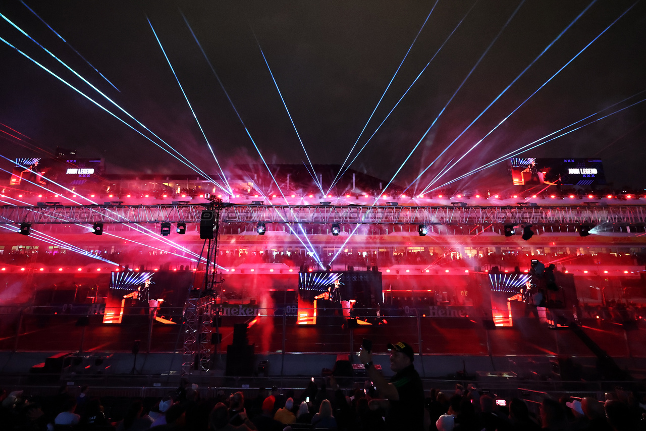 GP LAS VEGAS, Circuit Atmosfera - Opening Ceremony.

15.11.2023. Formula 1 World Championship, Rd 22, Las Vegas Grand Prix, Las Vegas, Nevada, USA, Preparation Day.

- www.xpbimages.com, EMail: requests@xpbimages.com © Copyright: Moy / XPB Images