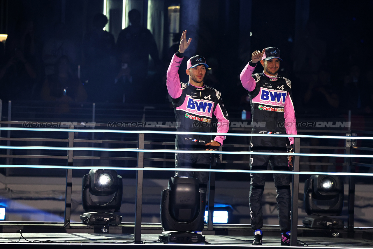 GP LAS VEGAS, (L to R): Pierre Gasly (FRA) Alpine F1 Team e Esteban Ocon (FRA) Alpine F1 Team - Opening Ceremony.

15.11.2023. Formula 1 World Championship, Rd 22, Las Vegas Grand Prix, Las Vegas, Nevada, USA, Preparation Day.

- www.xpbimages.com, EMail: requests@xpbimages.com © Copyright: Moy / XPB Images