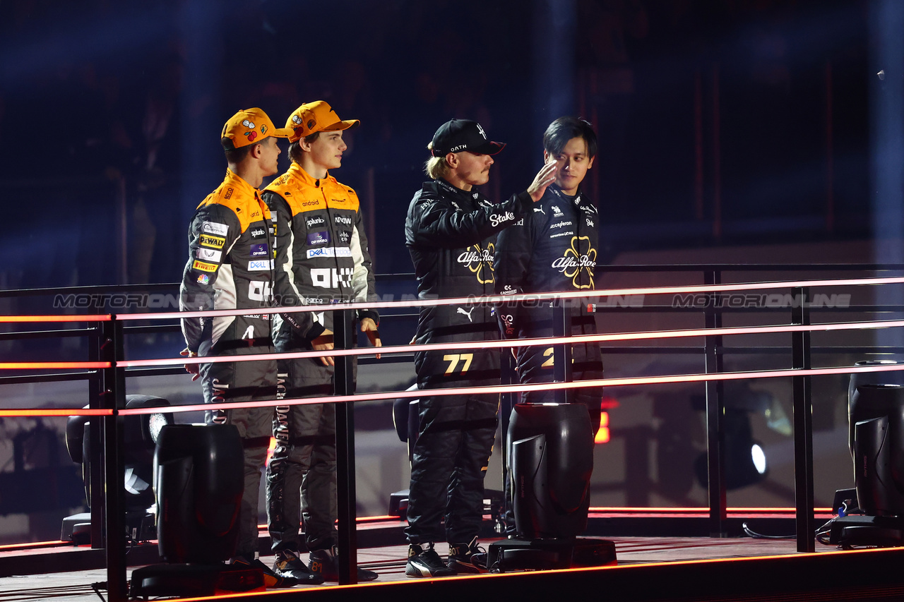 GP LAS VEGAS, (L to R): Lando Norris (GBR) McLaren; Oscar Piastri (AUS) McLaren; Valtteri Bottas (FIN) Alfa Romeo F1 Team; e Zhou Guanyu (CHN) Alfa Romeo F1 Team - Opening Ceremony.

15.11.2023. Formula 1 World Championship, Rd 22, Las Vegas Grand Prix, Las Vegas, Nevada, USA, Preparation Day.

- www.xpbimages.com, EMail: requests@xpbimages.com © Copyright: Batchelor / XPB Images