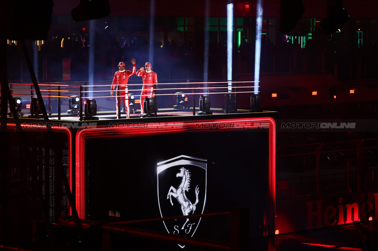 GP LAS VEGAS, (L to R): Carlos Sainz Jr (ESP) Ferrari e Charles Leclerc (MON) Ferrari - Opening Ceremony.

15.11.2023. Formula 1 World Championship, Rd 22, Las Vegas Grand Prix, Las Vegas, Nevada, USA, Preparation Day.

- www.xpbimages.com, EMail: requests@xpbimages.com © Copyright: Batchelor / XPB Images