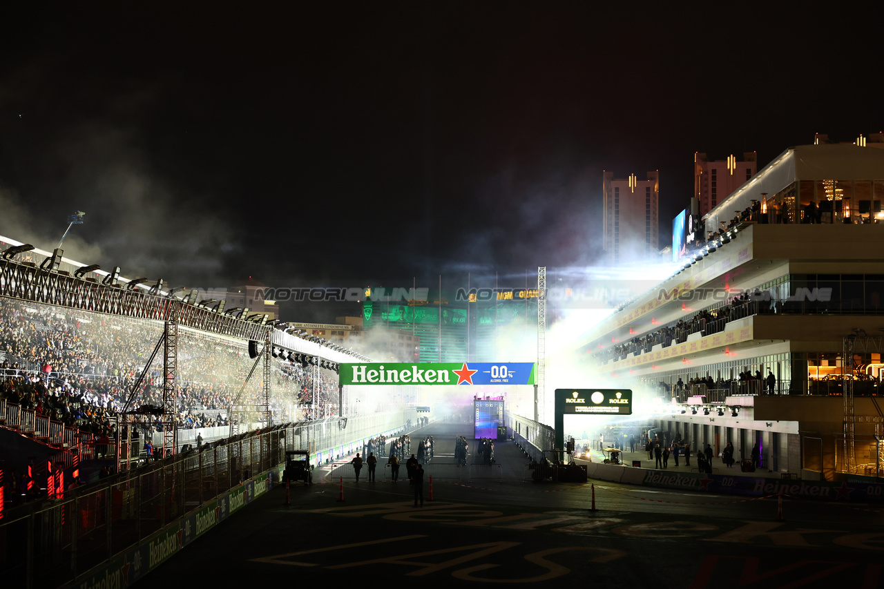 GP LAS VEGAS, Circuit Atmosfera - Opening Ceremony.

15.11.2023. Formula 1 World Championship, Rd 22, Las Vegas Grand Prix, Las Vegas, Nevada, USA, Preparation Day.

- www.xpbimages.com, EMail: requests@xpbimages.com © Copyright: Batchelor / XPB Images