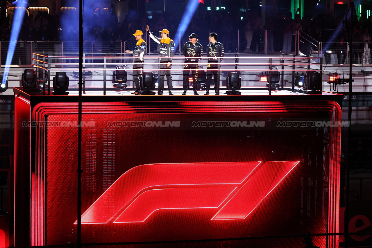 GP LAS VEGAS, (L to R): Lando Norris (GBR) McLaren; Oscar Piastri (AUS) McLaren; Valtteri Bottas (FIN) Alfa Romeo F1 Team; e Zhou Guanyu (CHN) Alfa Romeo F1 Team - Opening Ceremony.

15.11.2023. Formula 1 World Championship, Rd 22, Las Vegas Grand Prix, Las Vegas, Nevada, USA, Preparation Day.

- www.xpbimages.com, EMail: requests@xpbimages.com © Copyright: Bearne / XPB Images