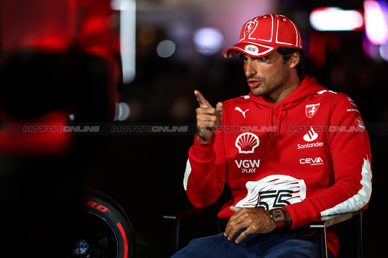 GP LAS VEGAS, Carlos Sainz Jr (ESP), Ferrari 
15.11.2023. Formula 1 World Championship, Rd 22, Las Vegas Grand Prix, Las Vegas, Nevada, USA, Preparation Day.
- www.xpbimages.com, EMail: requests@xpbimages.com © Copyright: Charniaux / XPB Images