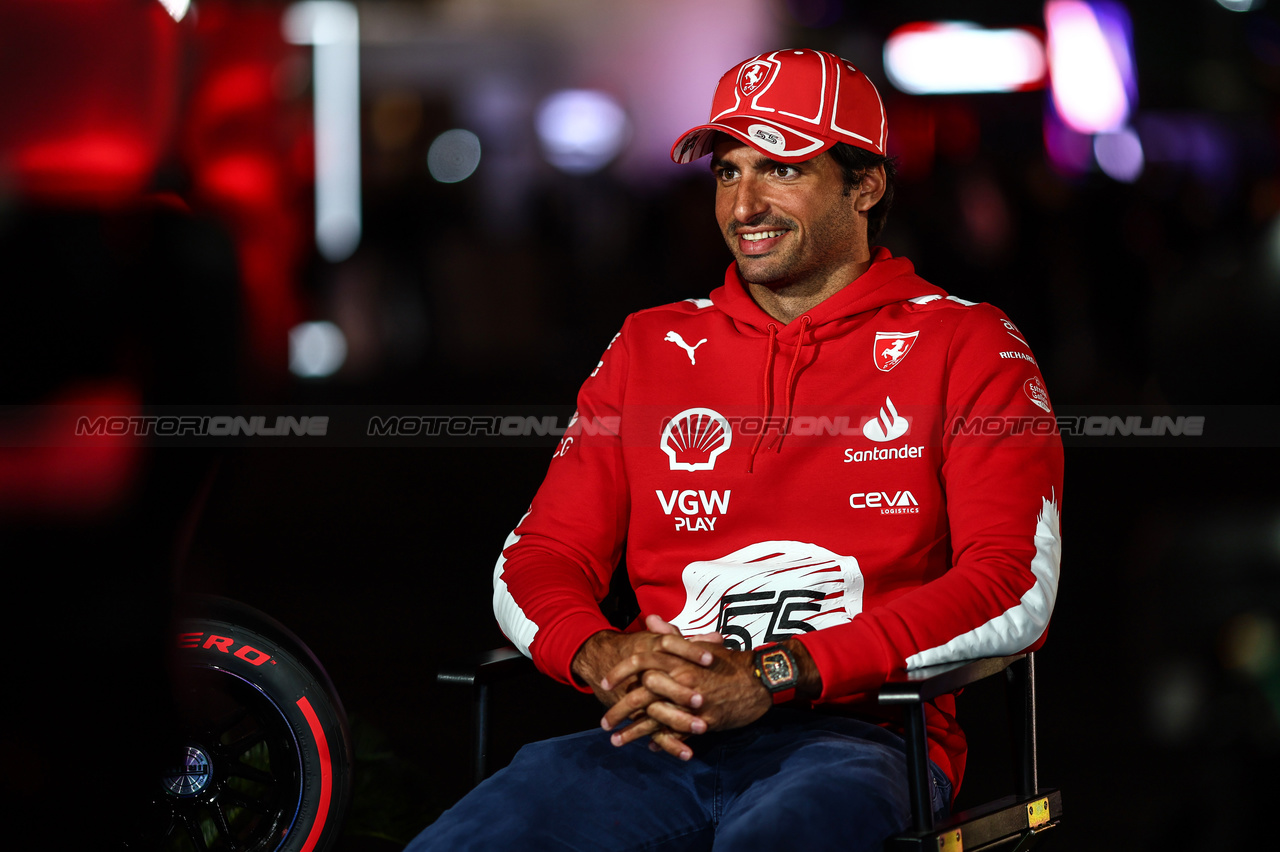 GP LAS VEGAS, Carlos Sainz Jr (ESP), Ferrari 
15.11.2023. Formula 1 World Championship, Rd 22, Las Vegas Grand Prix, Las Vegas, Nevada, USA, Preparation Day.
- www.xpbimages.com, EMail: requests@xpbimages.com © Copyright: Charniaux / XPB Images