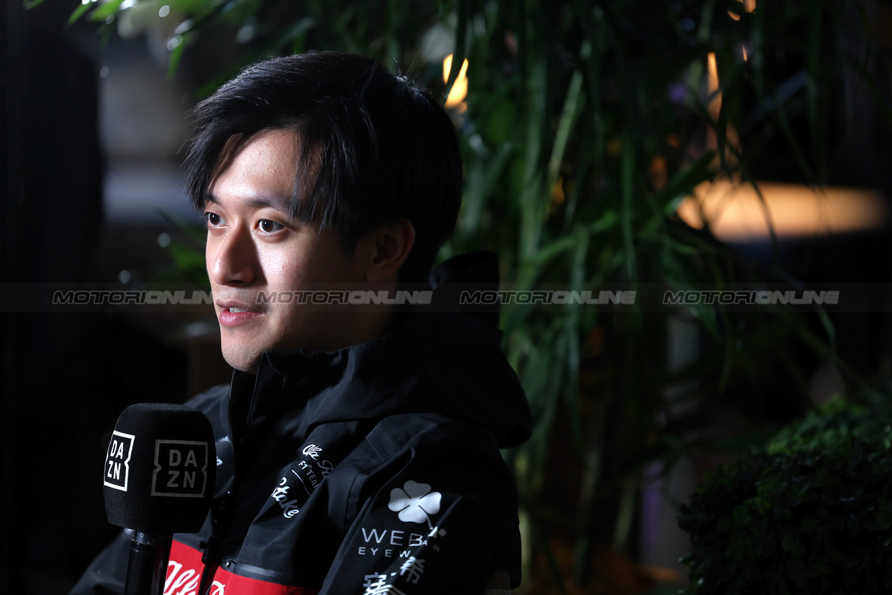 GP LAS VEGAS, Zhou Guanyu (CHN) Alfa Romeo F1 Team.

15.11.2023. Formula 1 World Championship, Rd 22, Las Vegas Grand Prix, Las Vegas, Nevada, USA, Preparation Day.

 - www.xpbimages.com, EMail: requests@xpbimages.com © Copyright: Staley / XPB Images