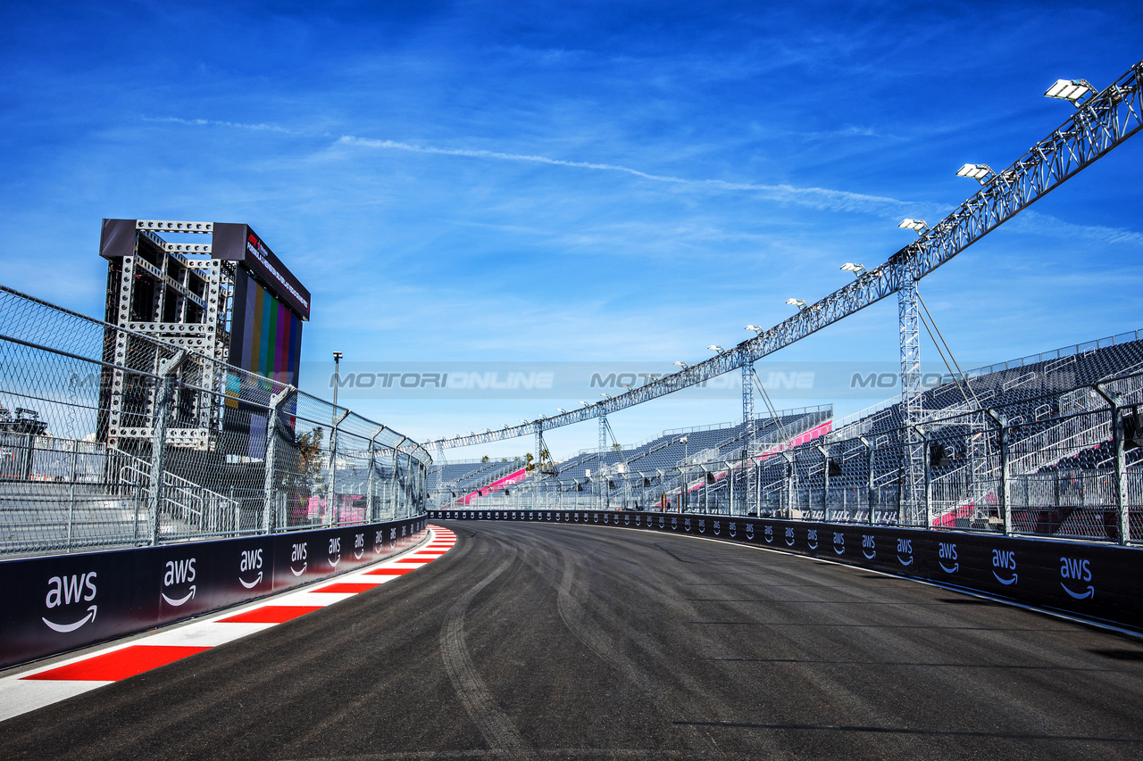 GP LAS VEGAS, Circuit Atmosfera - track detail.

14.11.2023. Formula 1 World Championship, Rd 22, Las Vegas Grand Prix, Las Vegas, Nevada, USA, Preparation Day.

- www.xpbimages.com, EMail: requests@xpbimages.com © Copyright: Bearne / XPB Images