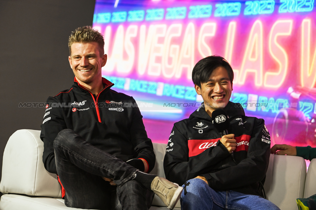 GP LAS VEGAS, (L to R): Nico Hulkenberg (GER) Haas F1 Team e Zhou Guanyu (CHN) Alfa Romeo F1 Team in the FIA Press Conference.

15.11.2023. Formula 1 World Championship, Rd 22, Las Vegas Grand Prix, Las Vegas, Nevada, USA, Preparation Day.

- www.xpbimages.com, EMail: requests@xpbimages.com © Copyright: XPB Images