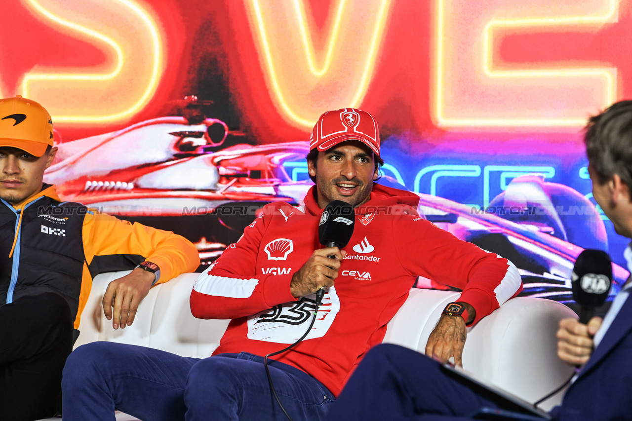 GP LAS VEGAS, Carlos Sainz Jr (ESP) Ferrari in the FIA Press Conference.

15.11.2023. Formula 1 World Championship, Rd 22, Las Vegas Grand Prix, Las Vegas, Nevada, USA, Preparation Day.

- www.xpbimages.com, EMail: requests@xpbimages.com © Copyright: XPB Images
