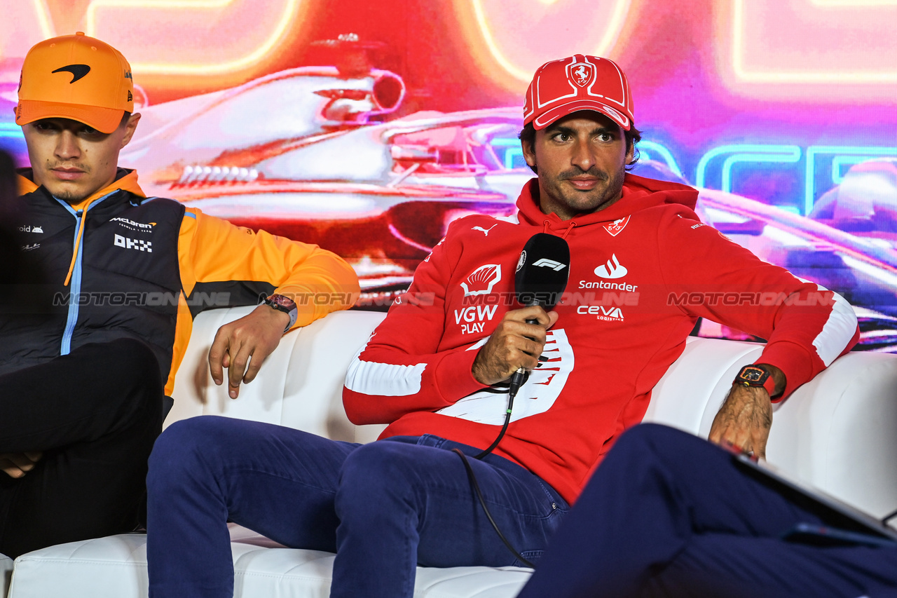 GP LAS VEGAS, Carlos Sainz Jr (ESP) Ferrari in the FIA Press Conference.

15.11.2023. Formula 1 World Championship, Rd 22, Las Vegas Grand Prix, Las Vegas, Nevada, USA, Preparation Day.

- www.xpbimages.com, EMail: requests@xpbimages.com © Copyright: XPB Images