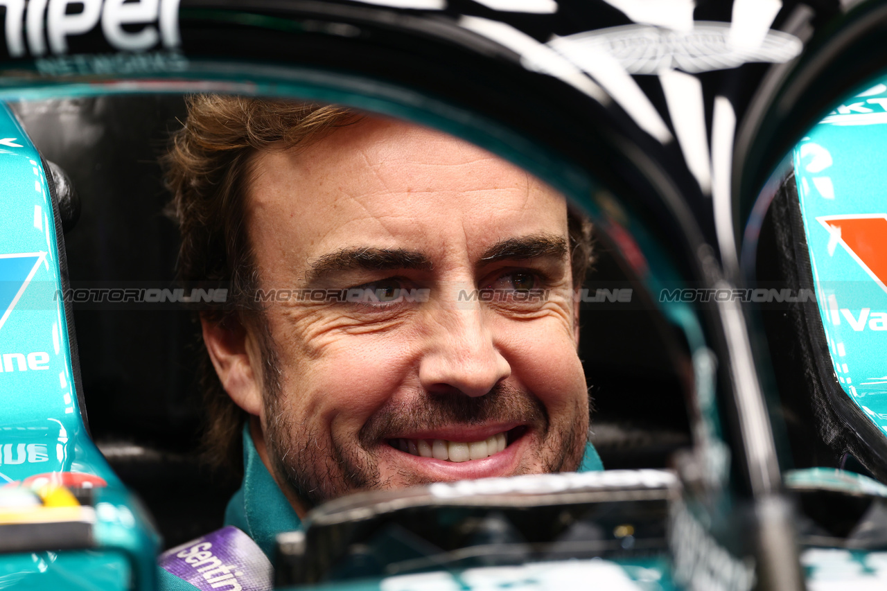 GP LAS VEGAS, Fernando Alonso (ESP) Aston Martin F1 Team AMR23.

15.11.2023. Formula 1 World Championship, Rd 22, Las Vegas Grand Prix, Las Vegas, Nevada, USA, Preparation Day.

 - www.xpbimages.com, EMail: requests@xpbimages.com © Copyright: Coates / XPB Images