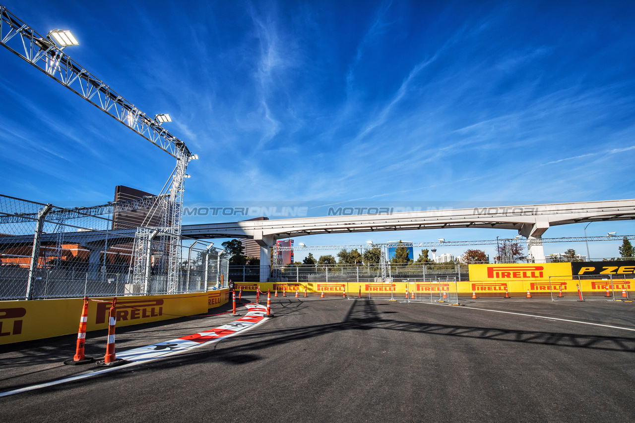 GP LAS VEGAS, Circuit Atmosfera - track detail.

14.11.2023. Formula 1 World Championship, Rd 22, Las Vegas Grand Prix, Las Vegas, Nevada, USA, Preparation Day.

- www.xpbimages.com, EMail: requests@xpbimages.com © Copyright: Bearne / XPB Images