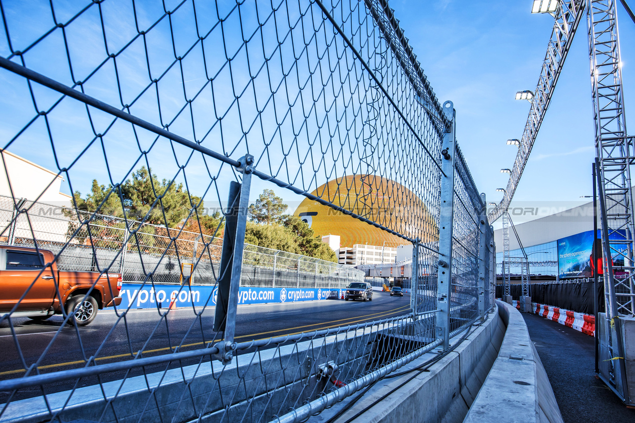 GP LAS VEGAS, Circuit Atmosfera - track detail.

14.11.2023. Formula 1 World Championship, Rd 22, Las Vegas Grand Prix, Las Vegas, Nevada, USA, Preparation Day.

- www.xpbimages.com, EMail: requests@xpbimages.com © Copyright: Bearne / XPB Images