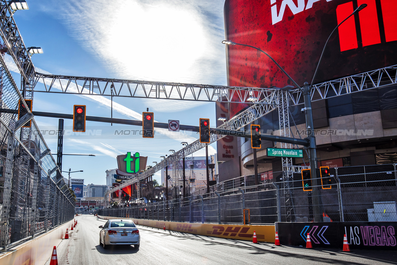 GP LAS VEGAS, Circuit Atmosfera - track detail.

14.11.2023. Formula 1 World Championship, Rd 22, Las Vegas Grand Prix, Las Vegas, Nevada, USA, Preparation Day.

- www.xpbimages.com, EMail: requests@xpbimages.com © Copyright: Bearne / XPB Images