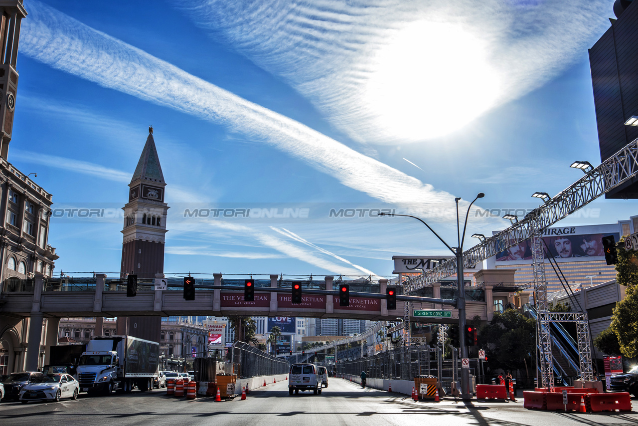 GP LAS VEGAS, Circuit Atmosfera - track detail.

14.11.2023. Formula 1 World Championship, Rd 22, Las Vegas Grand Prix, Las Vegas, Nevada, USA, Preparation Day.

- www.xpbimages.com, EMail: requests@xpbimages.com © Copyright: Bearne / XPB Images