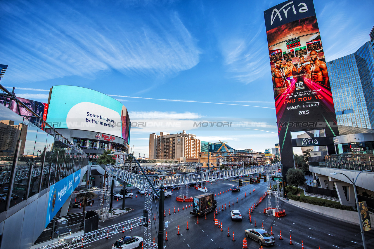 GP LAS VEGAS, Circuit Atmosfera.

14.11.2023. Formula 1 World Championship, Rd 22, Las Vegas Grand Prix, Las Vegas, Nevada, USA, Preparation Day.

- www.xpbimages.com, EMail: requests@xpbimages.com © Copyright: Bearne / XPB Images