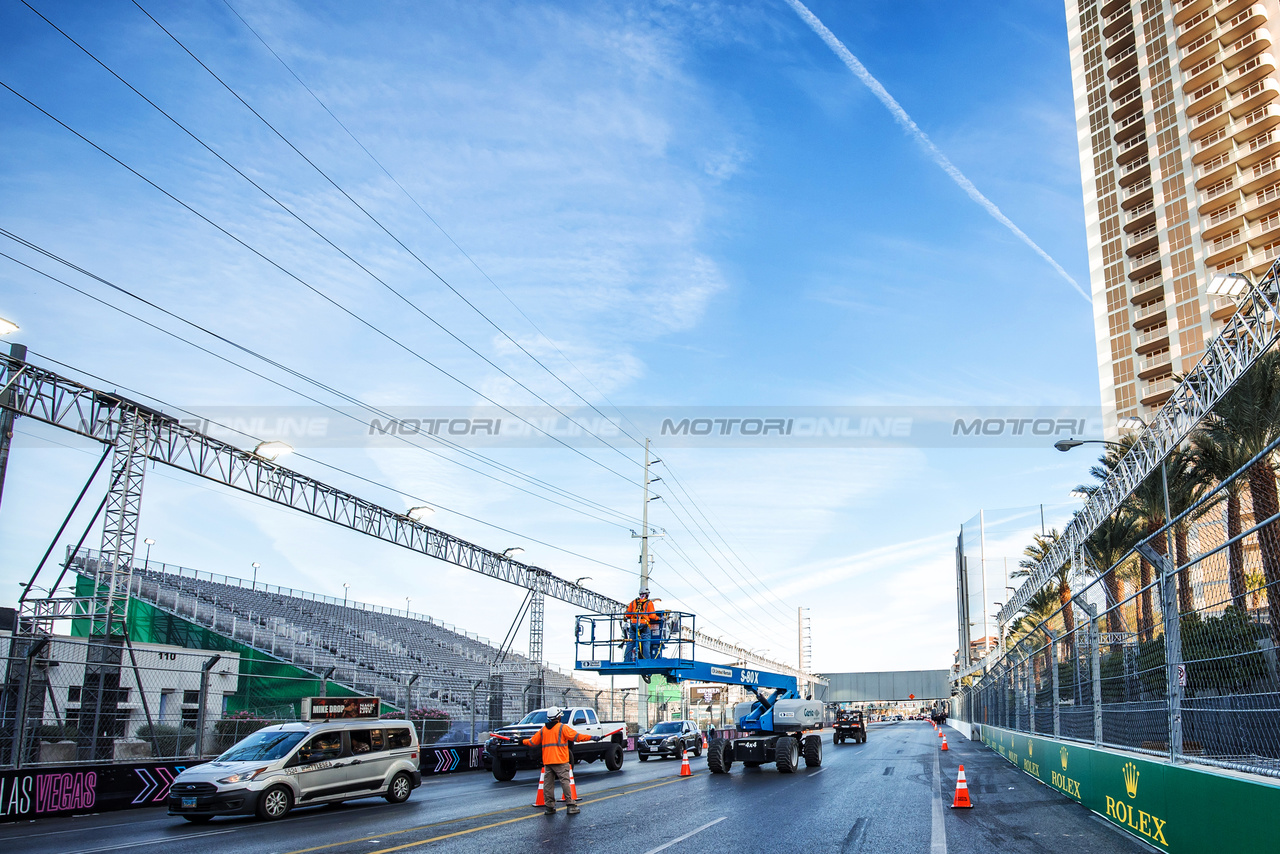 GP LAS VEGAS, Circuit Atmosfera - track detail.

14.11.2023. Formula 1 World Championship, Rd 22, Las Vegas Grand Prix, Las Vegas, Nevada, USA, Preparation Day.

- www.xpbimages.com, EMail: requests@xpbimages.com © Copyright: Bearne / XPB Images