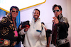 GP LAS VEGAS, Daniel Ricciardo (AUS) AlphaTauri with Elvis impersonators. 
15.11.2023. Formula 1 World Championship, Rd 22, Las Vegas Grand Prix, Las Vegas, Nevada, USA, Preparation Day.
- www.xpbimages.com, EMail: requests@xpbimages.com © Copyright: Bearne / XPB Images