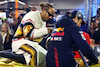 GP LAS VEGAS, (L to R): Lewis Hamilton (GBR) Mercedes AMG F1 e Sergio Perez (MEX) Red Bull Racing on the drivers' parade.
18.11.2023. Formula 1 World Championship, Rd 22, Las Vegas Grand Prix, Las Vegas, Nevada, USA, Gara Day.
- www.xpbimages.com, EMail: requests@xpbimages.com © Copyright: Batchelor / XPB Images