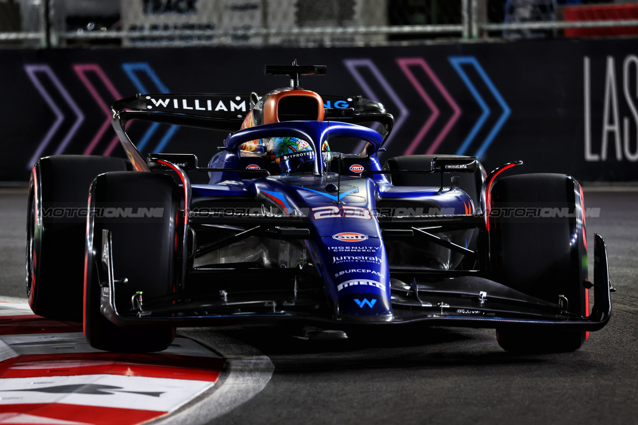 GP LAS VEGAS, Alexander Albon (THA) Williams Racing FW45.

17.11.2023. Formula 1 World Championship, Rd 22, Las Vegas Grand Prix, Las Vegas, Nevada, USA, Qualifiche Day.

 - www.xpbimages.com, EMail: requests@xpbimages.com © Copyright: Coates / XPB Images