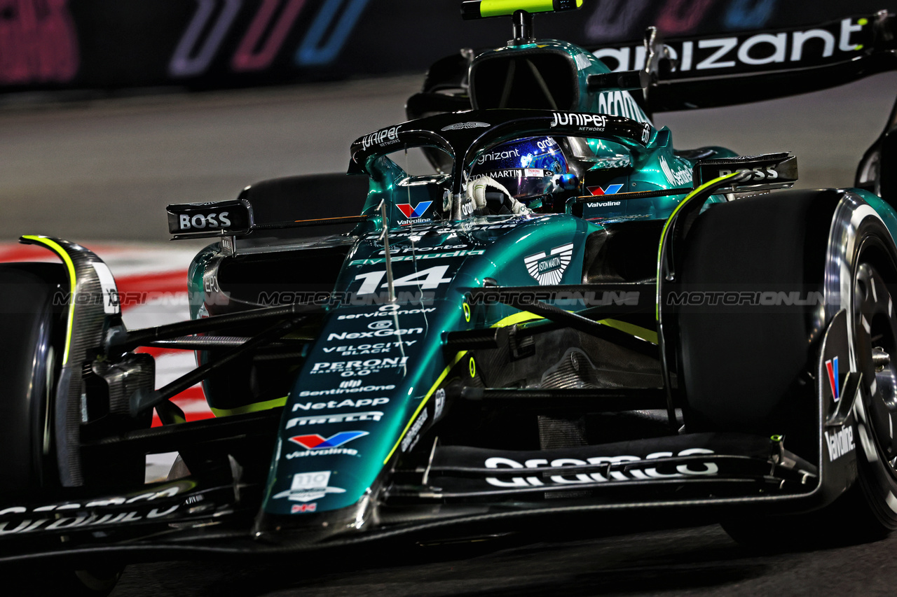 GP LAS VEGAS, Fernando Alonso (ESP) Aston Martin F1 Team AMR23.

17.11.2023. Formula 1 World Championship, Rd 22, Las Vegas Grand Prix, Las Vegas, Nevada, USA, Qualifiche Day.

 - www.xpbimages.com, EMail: requests@xpbimages.com © Copyright: Coates / XPB Images