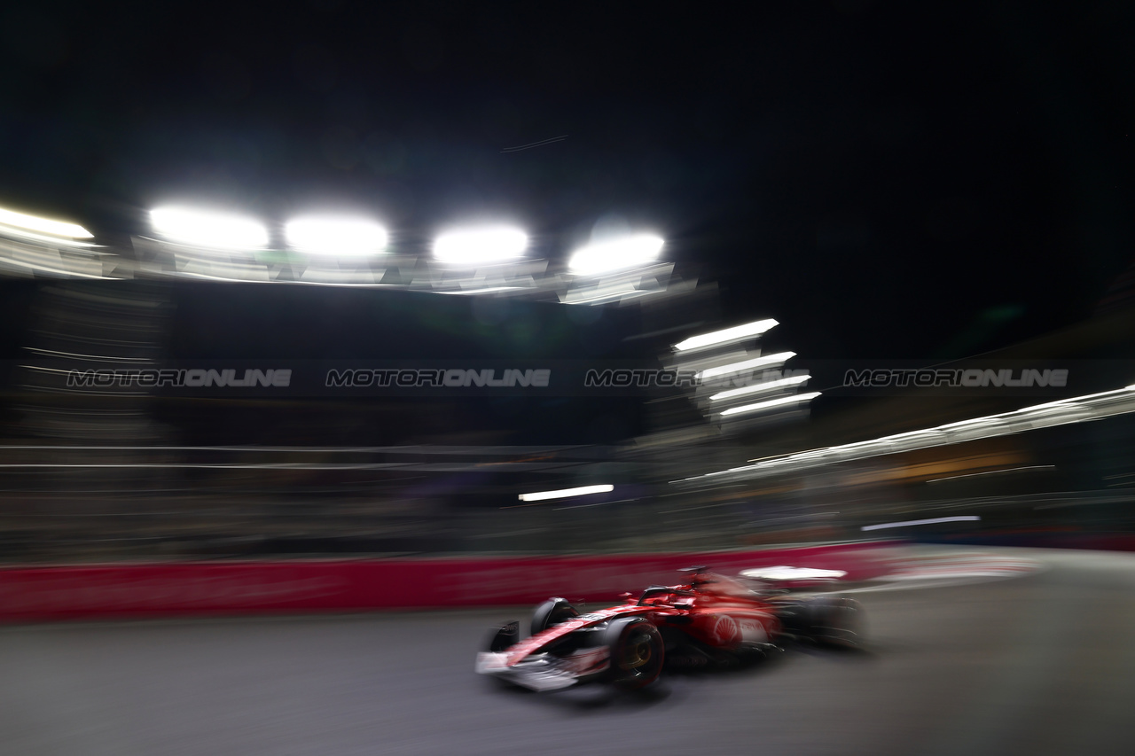 GP LAS VEGAS, Charles Leclerc (MON) Ferrari SF-23.

17.11.2023. Formula 1 World Championship, Rd 22, Las Vegas Grand Prix, Las Vegas, Nevada, USA, Qualifiche Day.

 - www.xpbimages.com, EMail: requests@xpbimages.com © Copyright: Coates / XPB Images