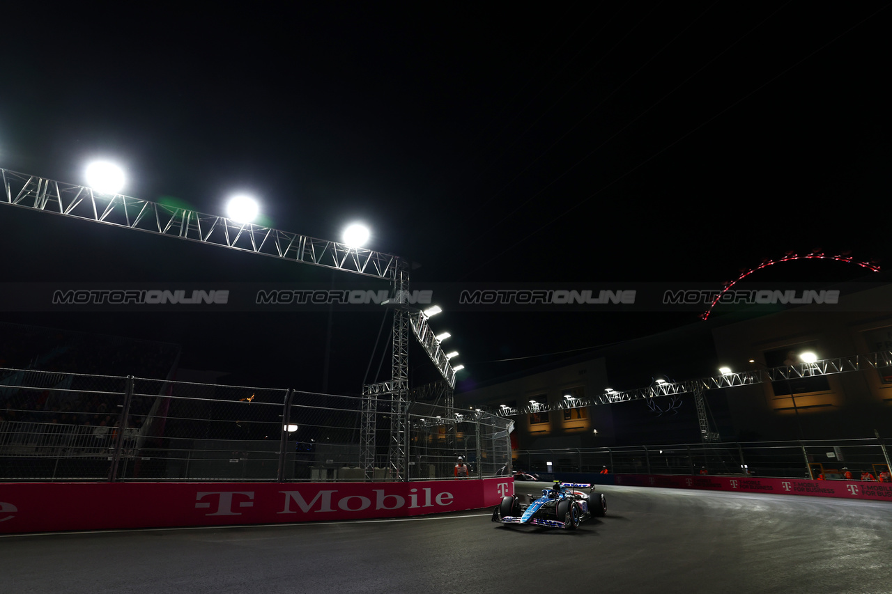 GP LAS VEGAS, Pierre Gasly (FRA) Alpine F1 Team A523.

17.11.2023. Formula 1 World Championship, Rd 22, Las Vegas Grand Prix, Las Vegas, Nevada, USA, Qualifiche Day.

 - www.xpbimages.com, EMail: requests@xpbimages.com © Copyright: Coates / XPB Images