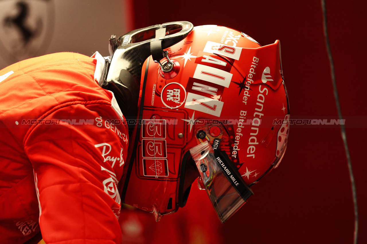 GP LAS VEGAS, Carlos Sainz Jr (ESP) Ferrari SF-23.

17.11.2023. Formula 1 World Championship, Rd 22, Las Vegas Grand Prix, Las Vegas, Nevada, USA, Qualifiche Day.

- www.xpbimages.com, EMail: requests@xpbimages.com © Copyright: Batchelor / XPB Images