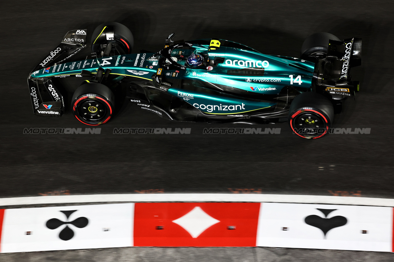 GP LAS VEGAS, Fernando Alonso (ESP) Aston Martin F1 Team AMR23.

17.11.2023. Formula 1 World Championship, Rd 22, Las Vegas Grand Prix, Las Vegas, Nevada, USA, Qualifiche Day.

- www.xpbimages.com, EMail: requests@xpbimages.com © Copyright: Bearne / XPB Images