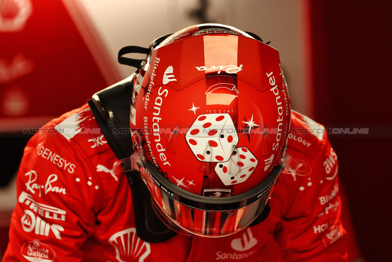 GP LAS VEGAS, Carlos Sainz Jr (ESP) Ferrari SF-23.

17.11.2023. Formula 1 World Championship, Rd 22, Las Vegas Grand Prix, Las Vegas, Nevada, USA, Qualifiche Day.

- www.xpbimages.com, EMail: requests@xpbimages.com © Copyright: Batchelor / XPB Images