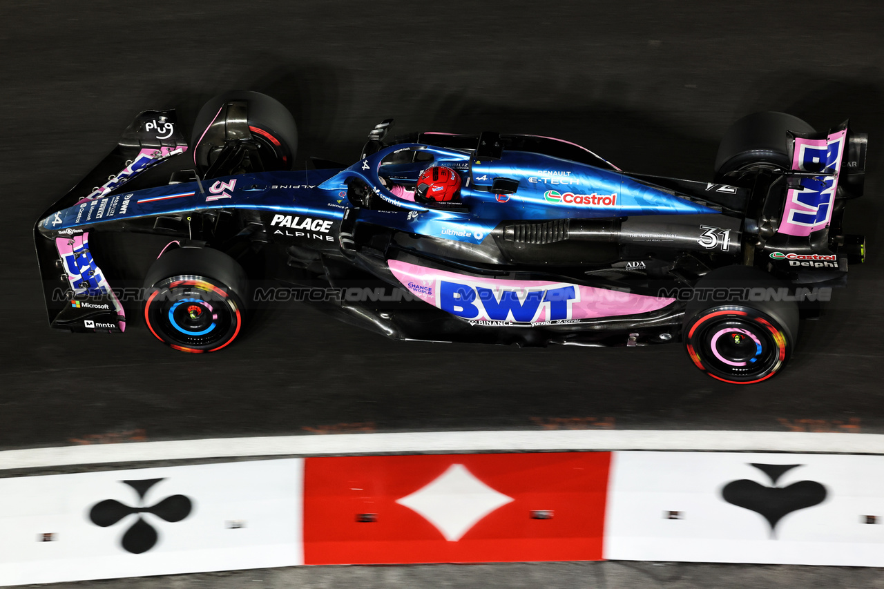 GP LAS VEGAS, Esteban Ocon (FRA) Alpine F1 Team A523.

17.11.2023. Formula 1 World Championship, Rd 22, Las Vegas Grand Prix, Las Vegas, Nevada, USA, Qualifiche Day.

- www.xpbimages.com, EMail: requests@xpbimages.com © Copyright: Bearne / XPB Images