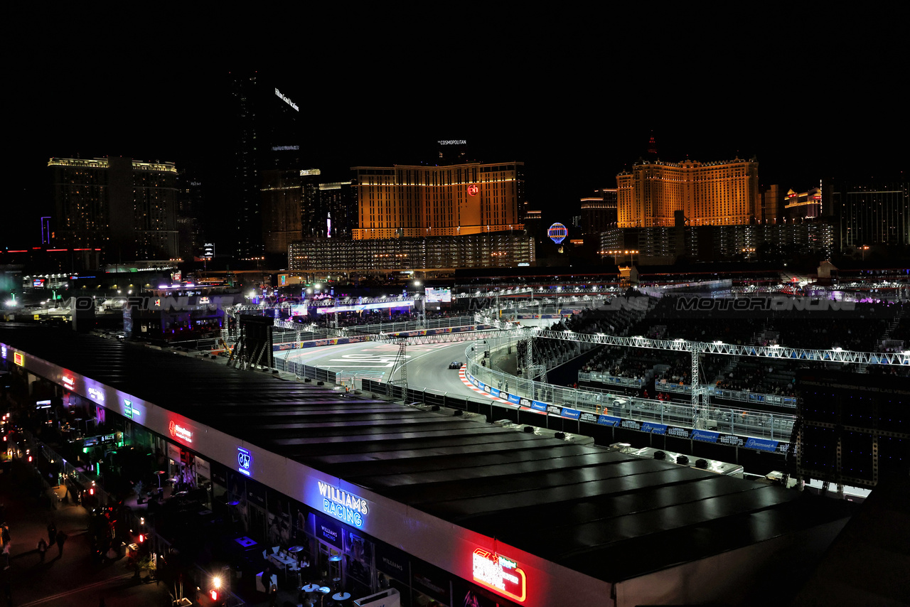 GP LAS VEGAS, Esteban Ocon (FRA) Alpine F1 Team A523.

17.11.2023. Formula 1 World Championship, Rd 22, Las Vegas Grand Prix, Las Vegas, Nevada, USA, Qualifiche Day.

- www.xpbimages.com, EMail: requests@xpbimages.com © Copyright: Bearne / XPB Images