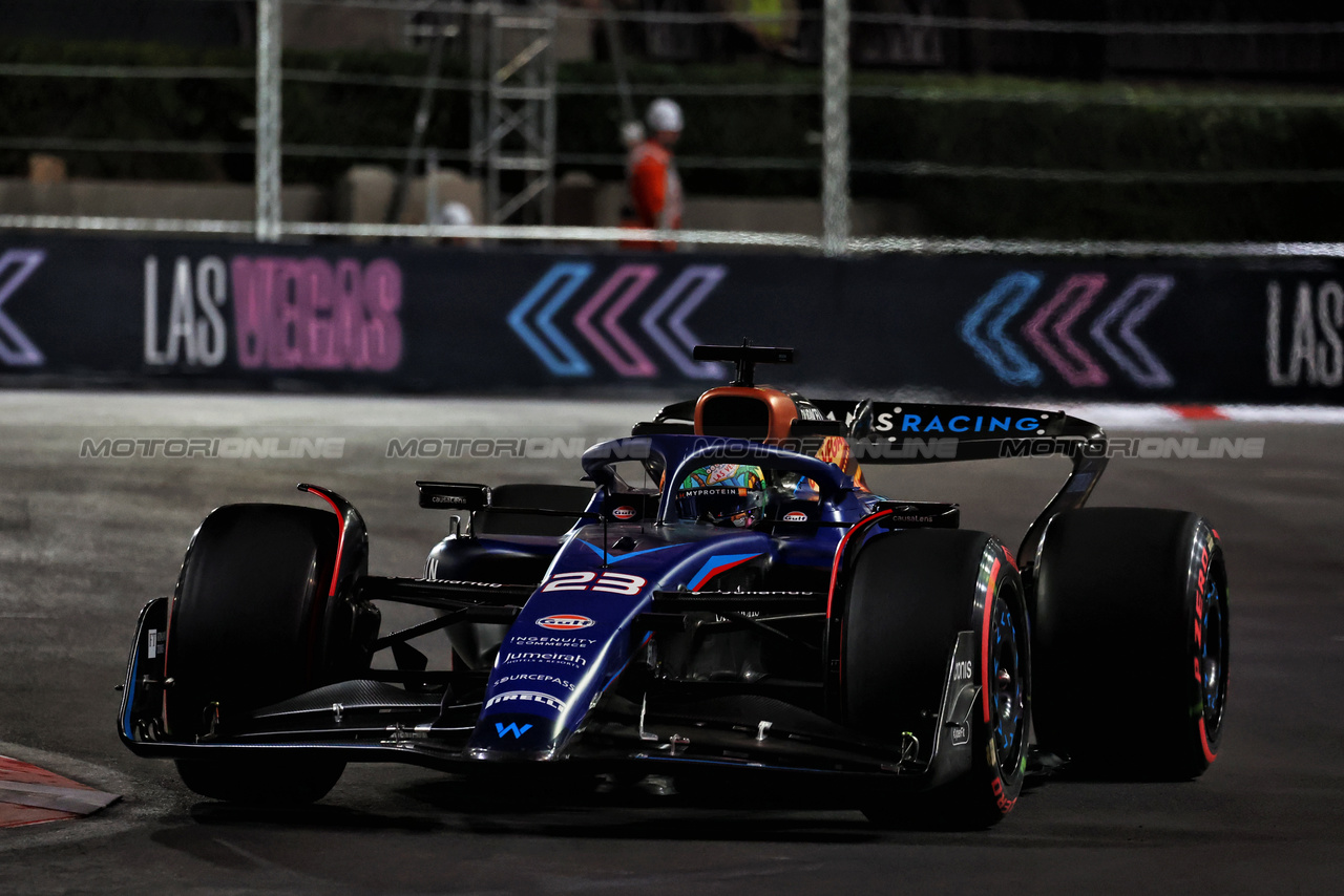 GP LAS VEGAS, Alexander Albon (THA) Williams Racing FW45.

17.11.2023. Formula 1 World Championship, Rd 22, Las Vegas Grand Prix, Las Vegas, Nevada, USA, Qualifiche Day.

- www.xpbimages.com, EMail: requests@xpbimages.com © Copyright: Moy / XPB Images