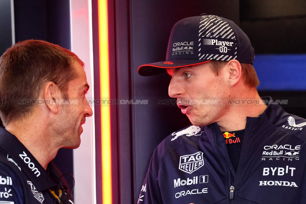 GP LAS VEGAS, Max Verstappen (NLD) Red Bull Racing.

17.11.2023. Formula 1 World Championship, Rd 22, Las Vegas Grand Prix, Las Vegas, Nevada, USA, Qualifiche Day.

- www.xpbimages.com, EMail: requests@xpbimages.com © Copyright: Batchelor / XPB Images