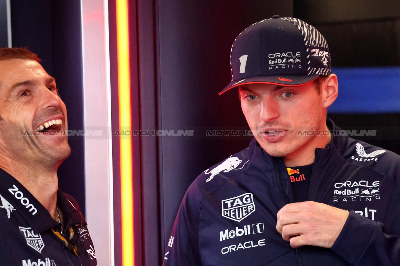 GP LAS VEGAS, Max Verstappen (NLD) Red Bull Racing.

17.11.2023. Formula 1 World Championship, Rd 22, Las Vegas Grand Prix, Las Vegas, Nevada, USA, Qualifiche Day.

- www.xpbimages.com, EMail: requests@xpbimages.com © Copyright: Batchelor / XPB Images