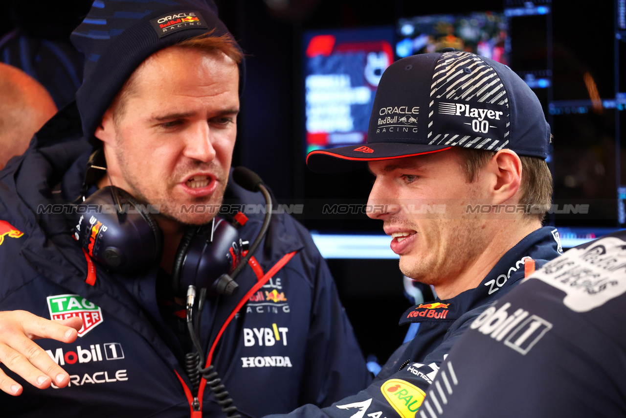 GP LAS VEGAS, Max Verstappen (NLD) Red Bull Racing.

17.11.2023. Formula 1 World Championship, Rd 22, Las Vegas Grand Prix, Las Vegas, Nevada, USA, Qualifiche Day.

- www.xpbimages.com, EMail: requests@xpbimages.com © Copyright: Batchelor / XPB Images